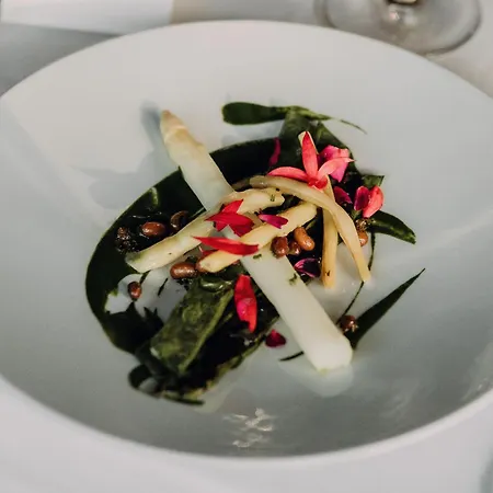 Engo Gard & Restaurant