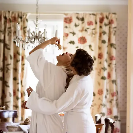 Engo Gard & Restaurant Hotel *