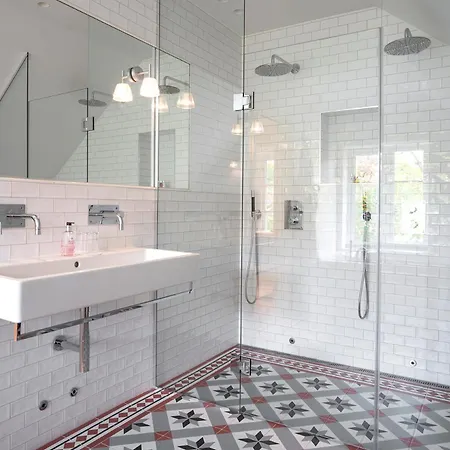 Engo Gard & Restaurant Hotel *